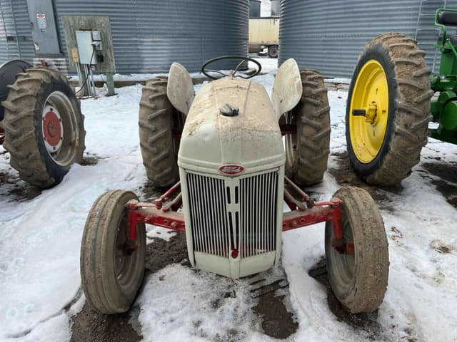 Image of Ford 8N equipment image 2
