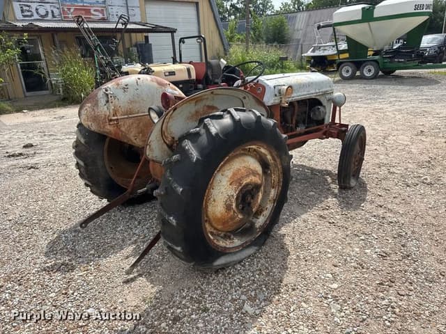 Image of Ford 8N equipment image 4
