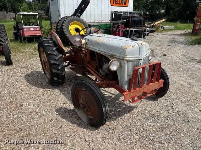 Image of Ford 8N equipment image 2