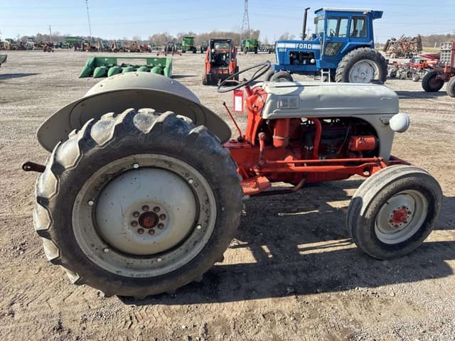Image of Ford 8N equipment image 3