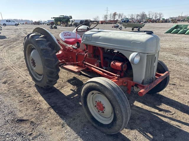 Image of Ford 8N equipment image 4