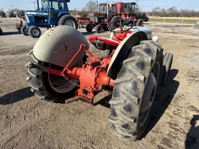 Image of Ford 8N equipment image 2