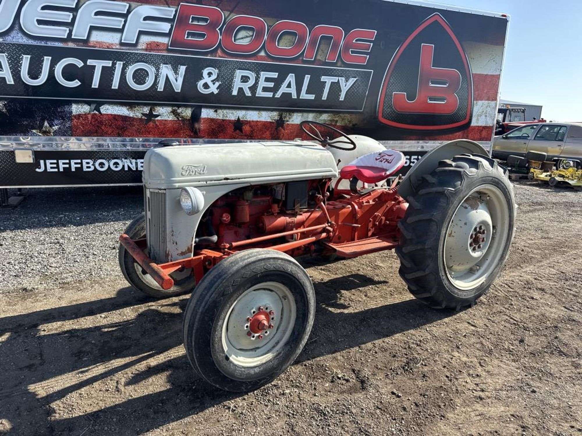 Ford 8N Equipment Image0