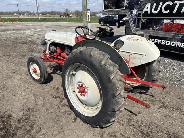 Image of Ford 8N equipment image 1