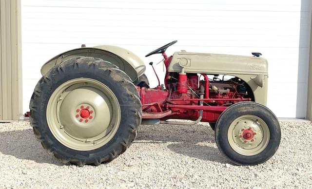 Image of Ford 8N equipment image 2