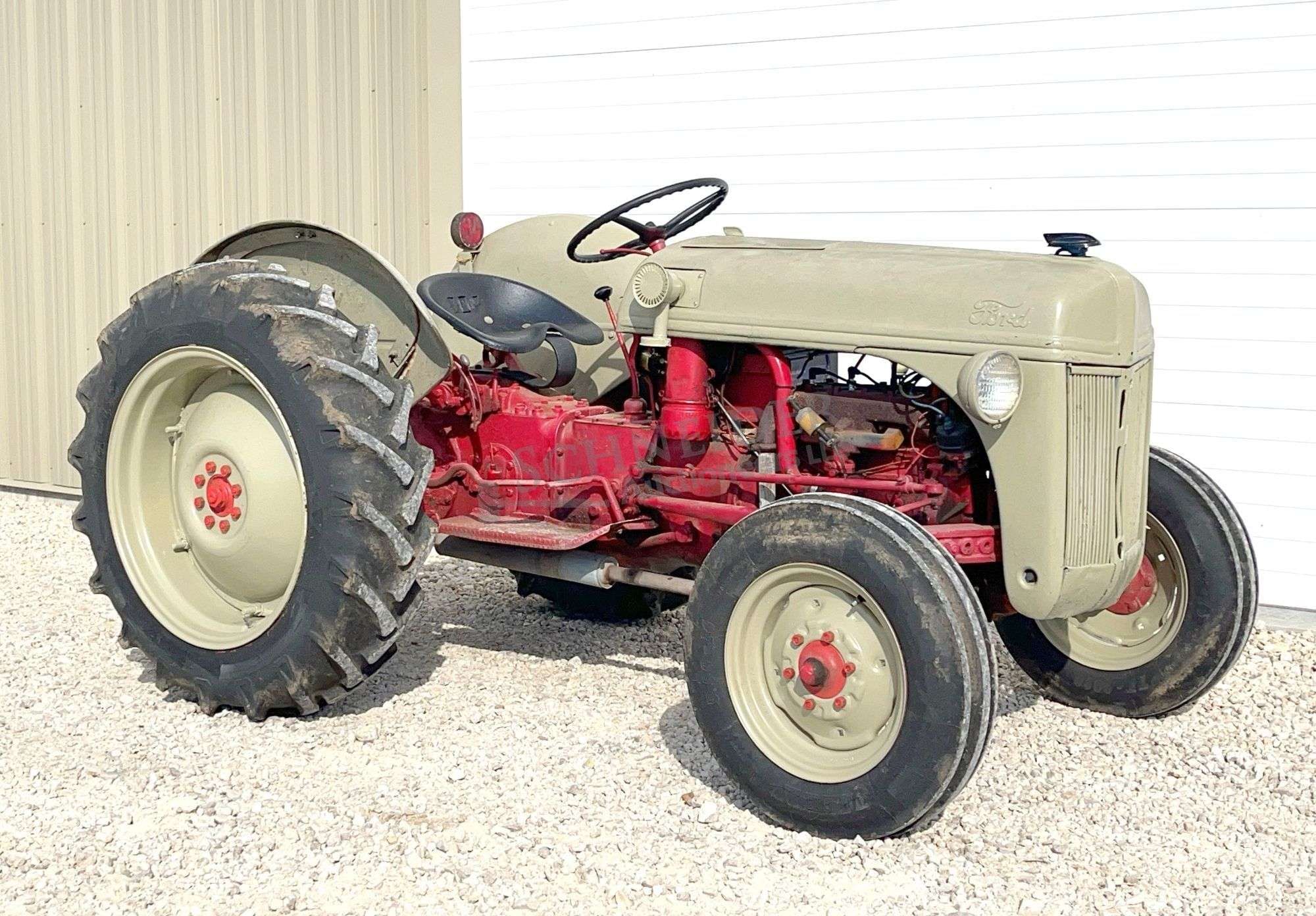 Ford 8N Equipment Image0