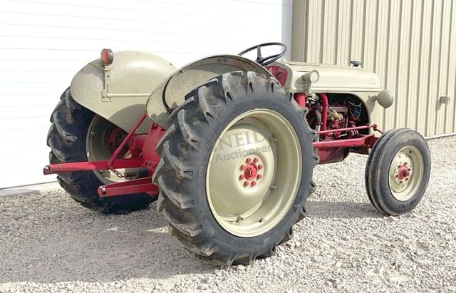 Image of Ford 8N equipment image 4
