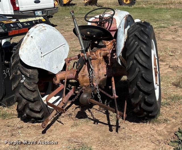 Image of Ford 8N equipment image 1