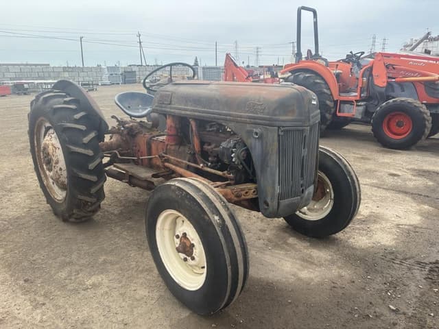 Image of Ford 8N equipment image 1