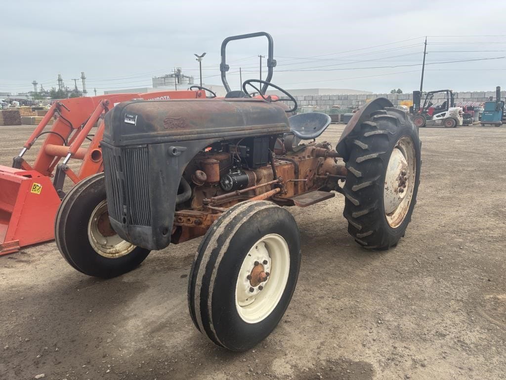 Ford 8N Equipment Image0