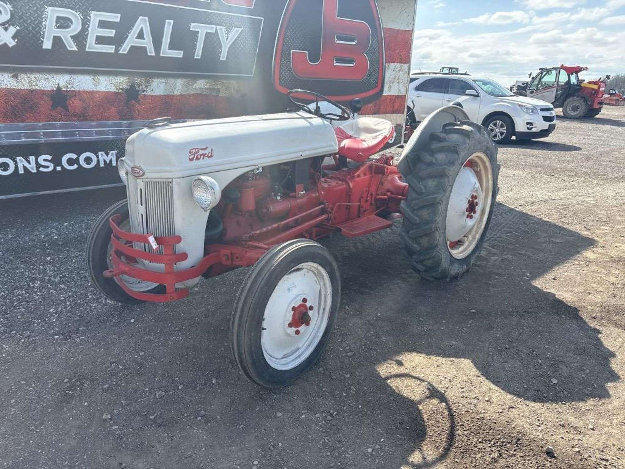 Ford 8N Equipment Image0