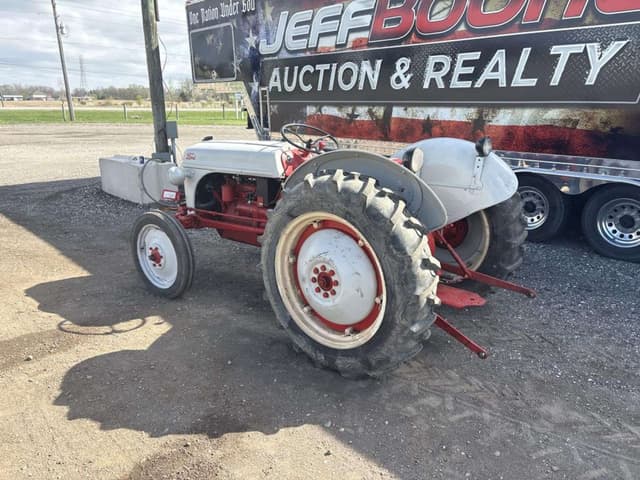 Image of Ford 8N equipment image 2