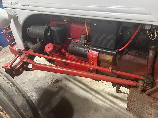 Image of Ford 8N equipment image 3