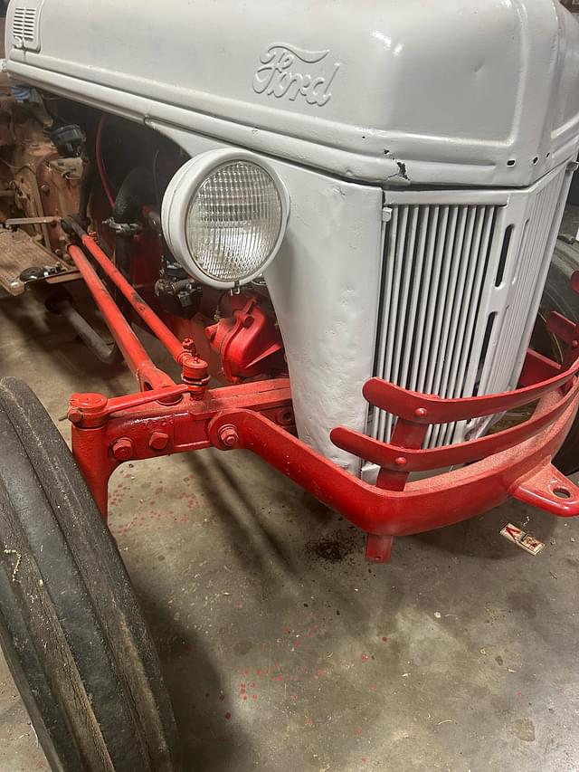 Image of Ford 8N equipment image 2