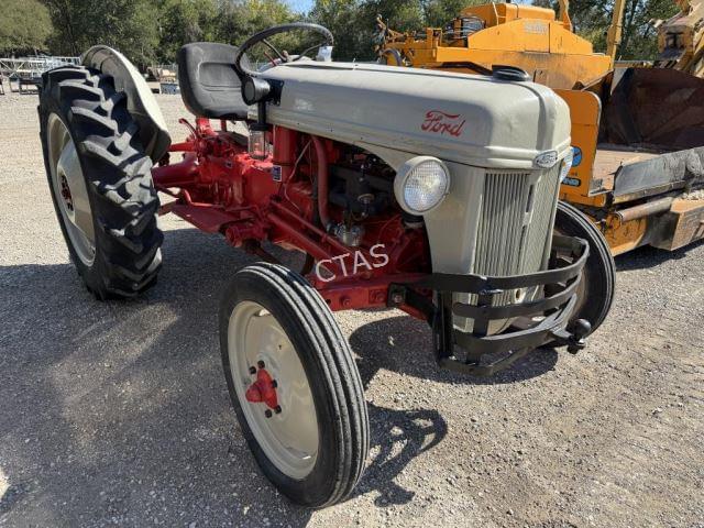 Image of Ford 8N equipment image 2