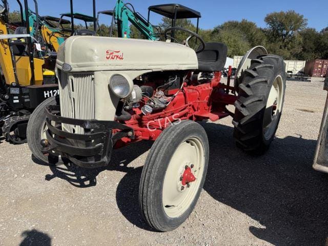 Ford 8N Equipment Image0