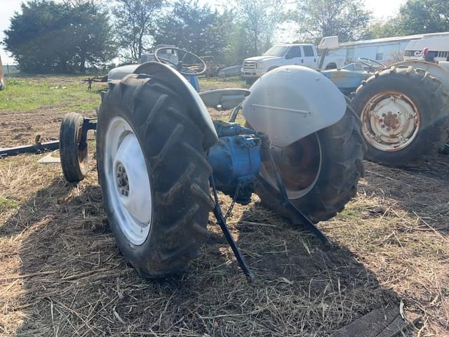 Image of Ford 8N equipment image 1