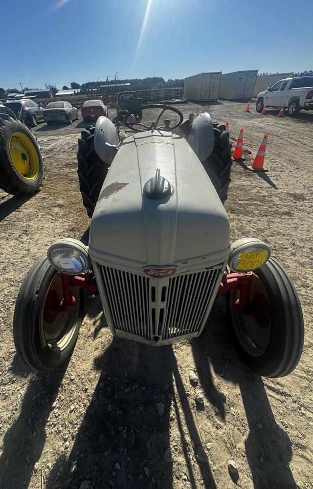 Image of Ford 8N equipment image 2