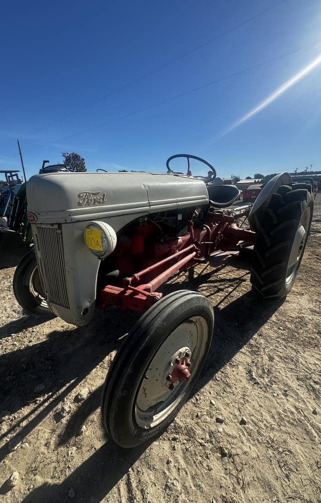 Image of Ford 8N equipment image 1