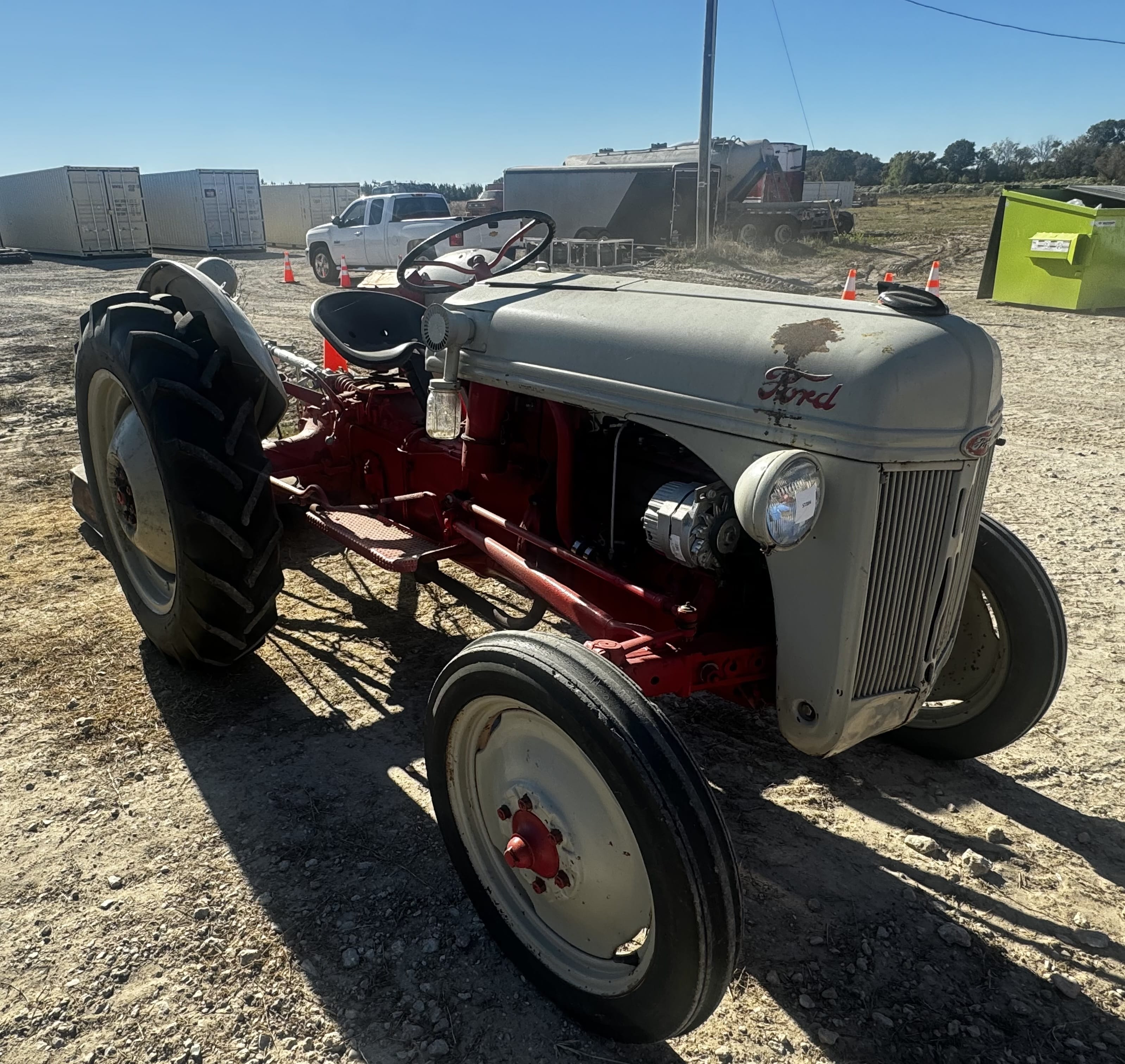 Ford 8N Equipment Image0