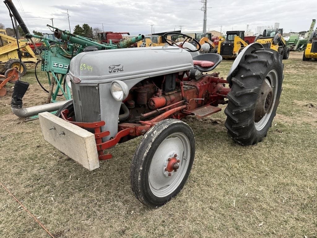 Ford 8N Equipment Image0
