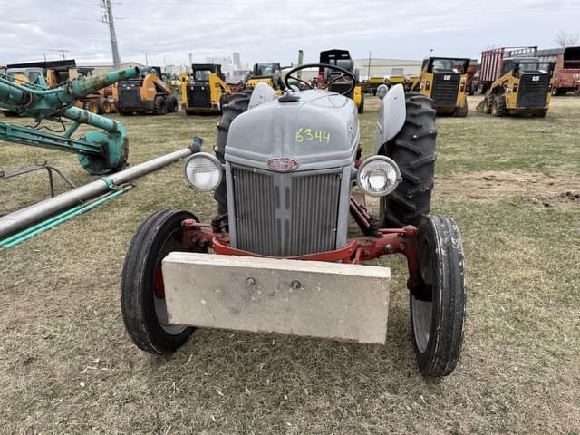 Image of Ford 8N equipment image 1