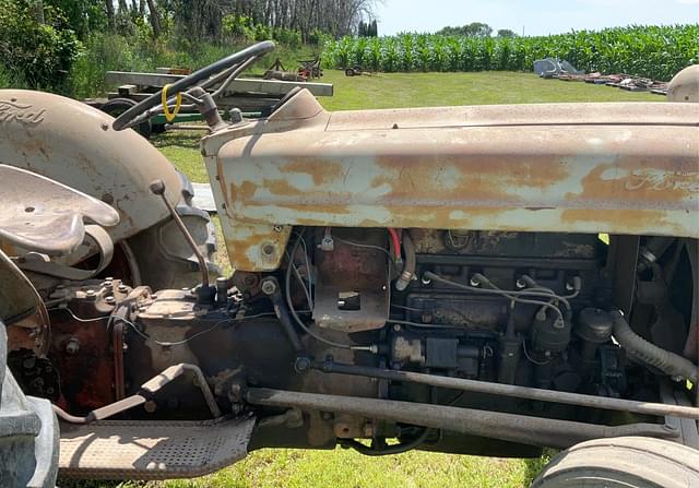 Image of Ford 8N equipment image 3