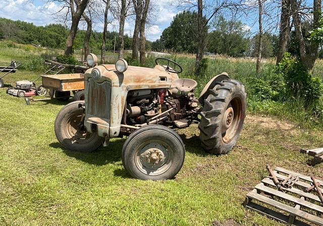 Image of Ford 8N equipment image 2