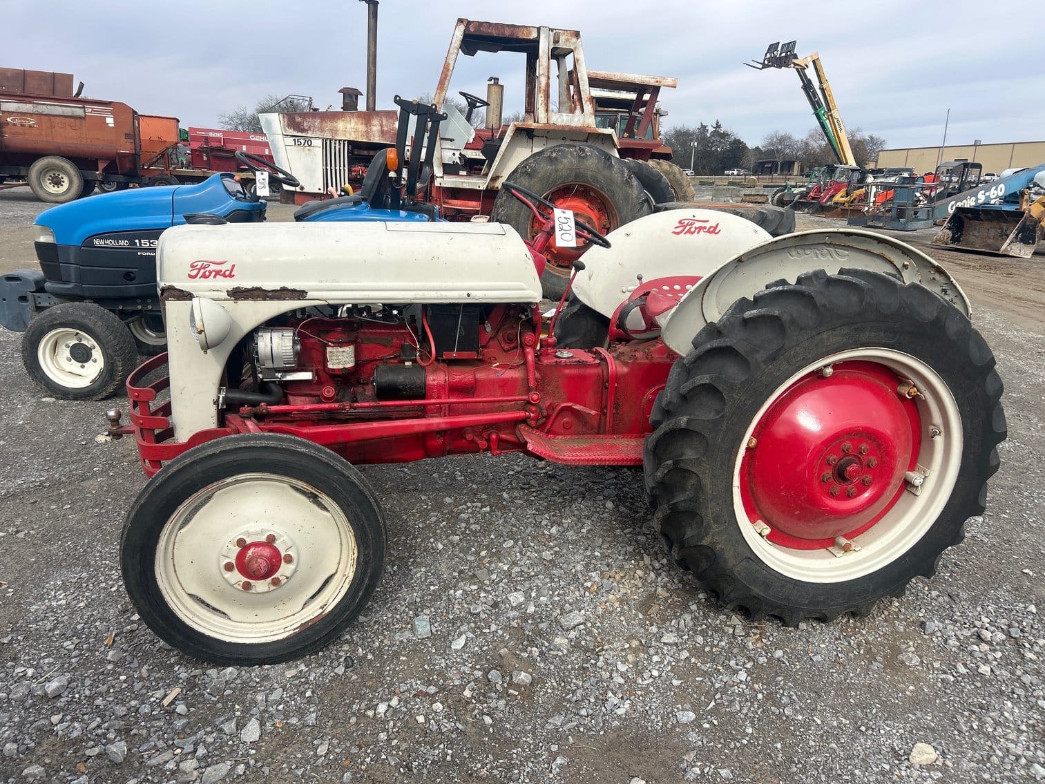 Ford 8N Equipment Image0