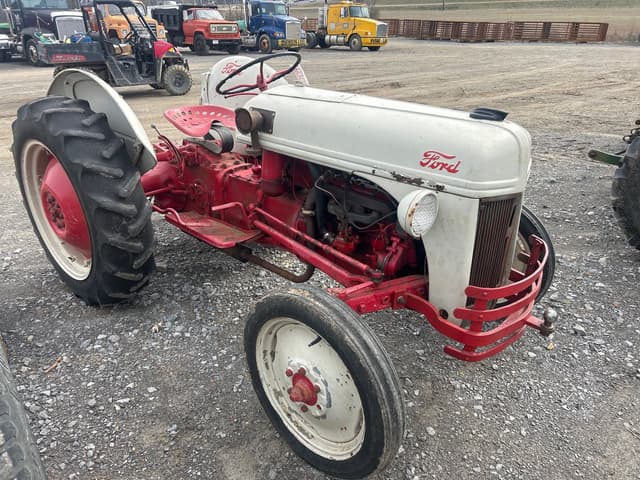 Image of Ford 8N equipment image 2