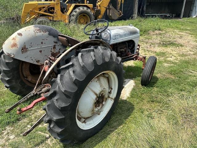 Image of Ford 8N equipment image 2