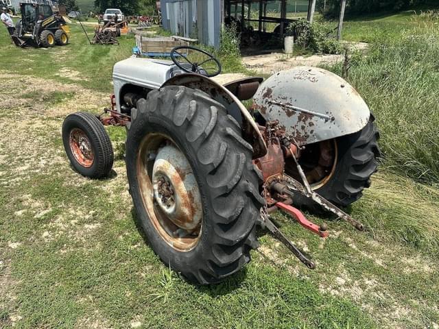 Image of Ford 8N equipment image 1