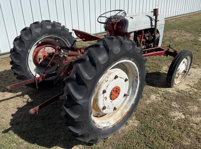 Image of Ford 8N equipment image 2