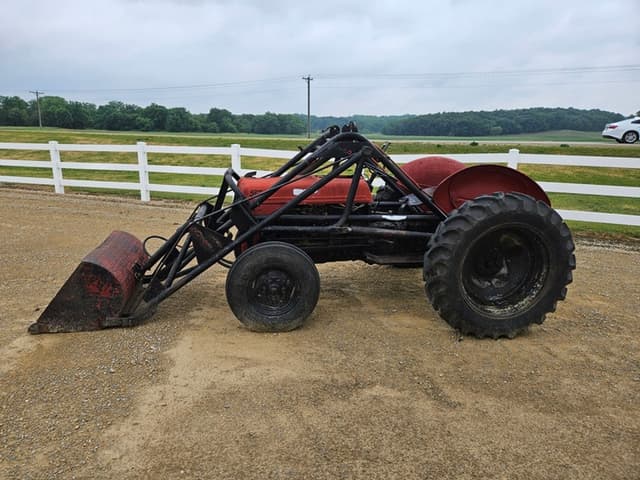 Image of Ford 8N equipment image 1