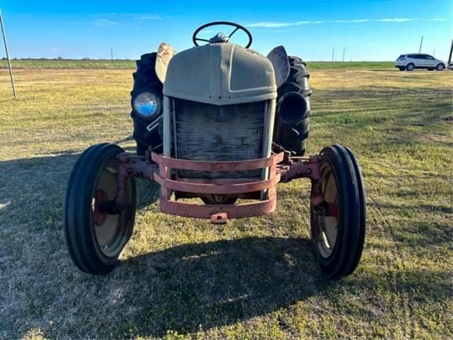 Image of Ford 8N equipment image 1