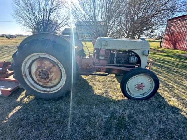 Image of Ford 8N equipment image 2