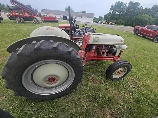 Image of Ford 8N equipment image 4