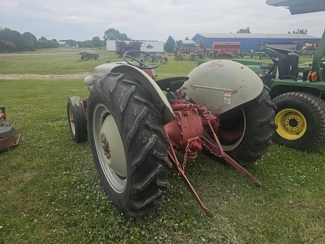 Image of Ford 8N equipment image 2