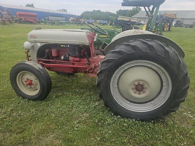 Image of Ford 8N equipment image 1