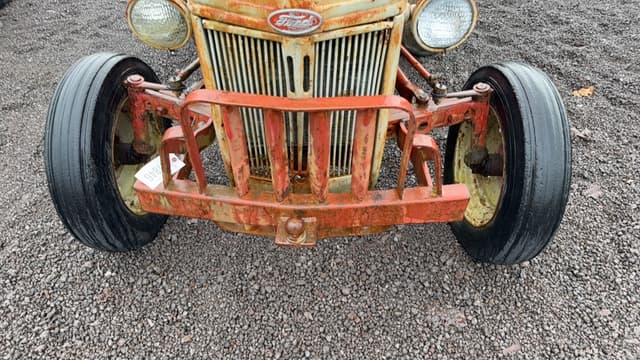 Image of Ford 8N equipment image 3