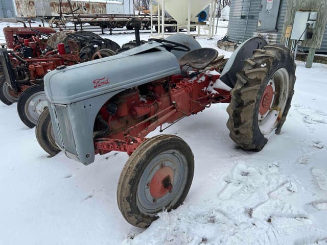 Image of Ford 8N equipment image 2