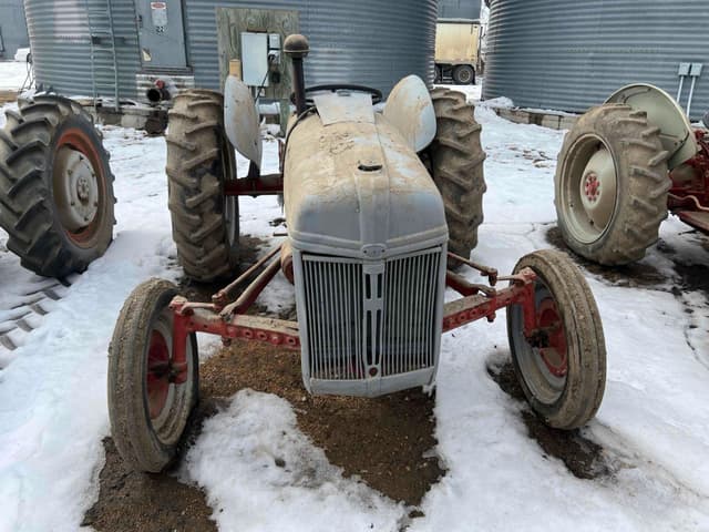 Image of Ford 8N equipment image 1