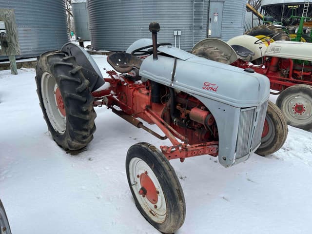 Image of Ford 8N equipment image 4