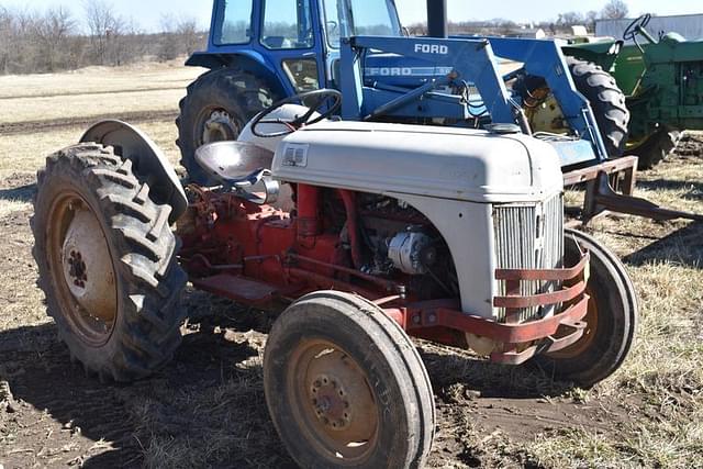 Image of Ford 8N equipment image 2