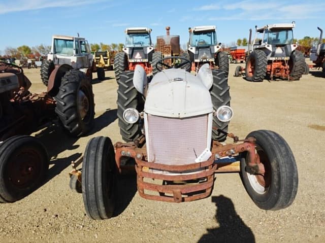 Image of Ford 8N equipment image 3