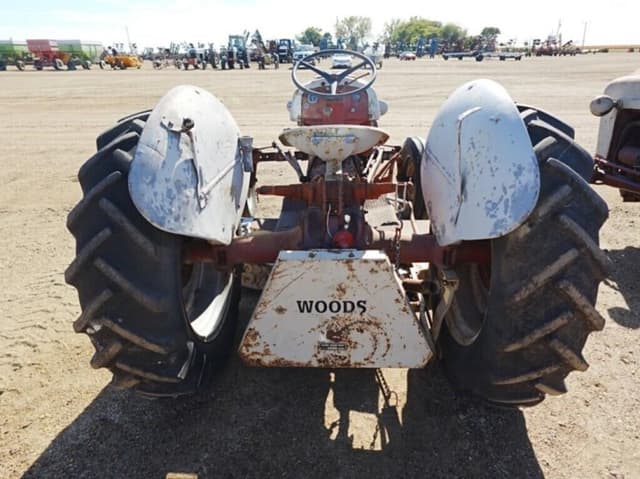 Image of Ford 8N equipment image 2