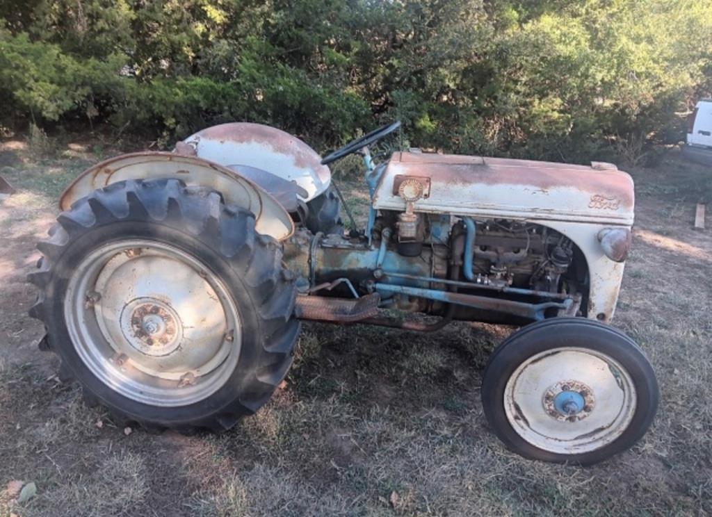 Image of Ford 8N Image 0