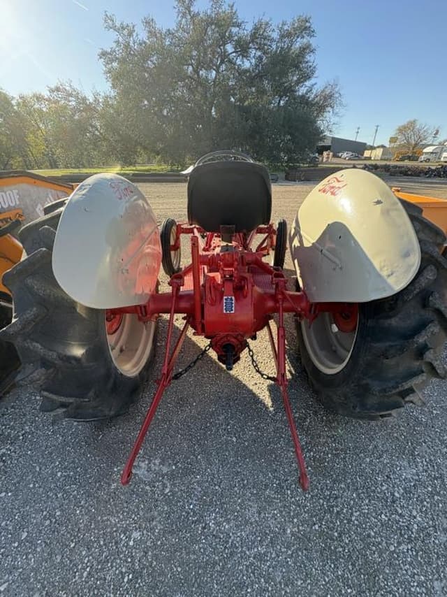 Image of Ford 8N equipment image 4
