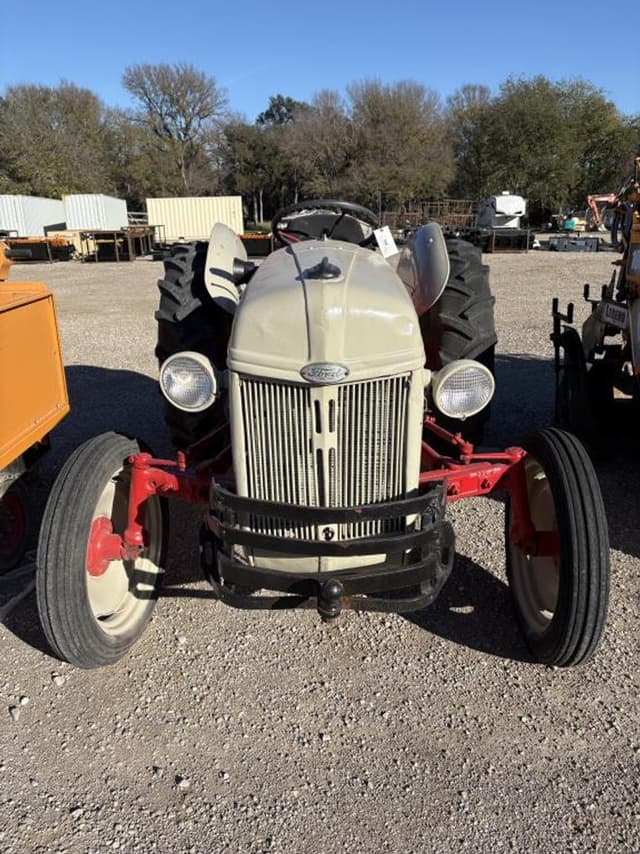 Image of Ford 8N equipment image 1