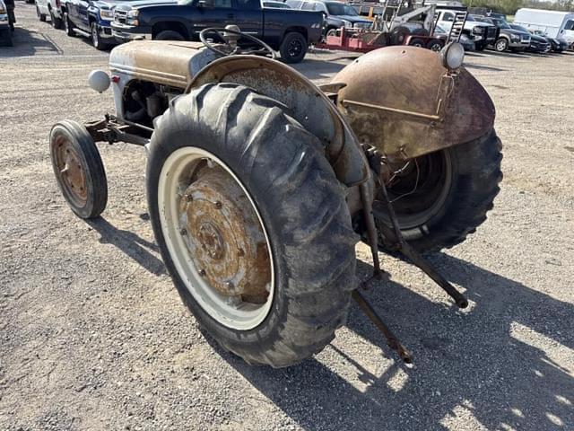 Image of Ford 8N equipment image 1
